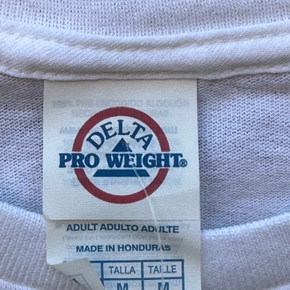 NWT looney tunes tshirt delta pro weight sz medium paper tag - Picture 3 of 5